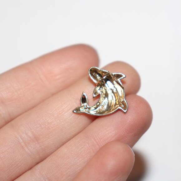 Beautiful sterling silver gold plate Diamond Dolphin pendant .75" - Picture 2 of 4